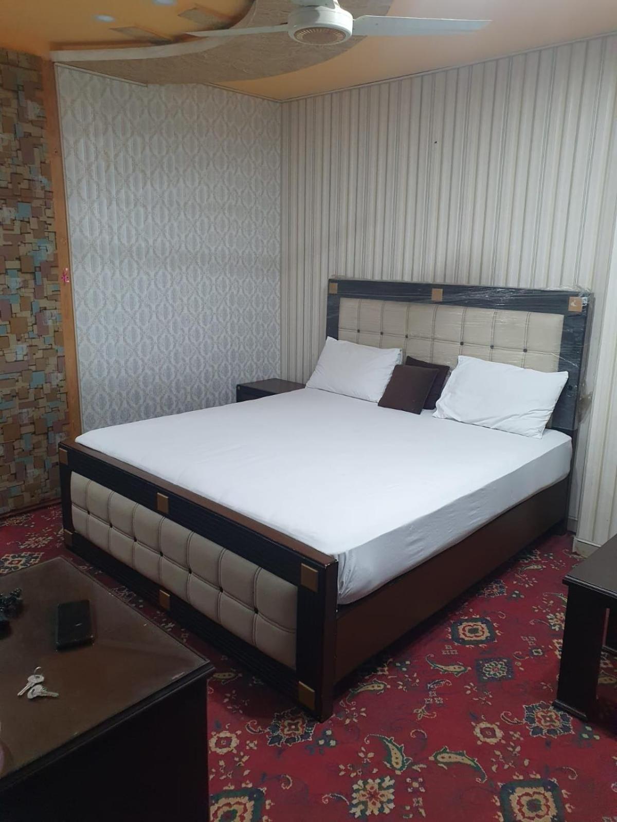 Town Guest House Toba Tek Singh Exterior foto